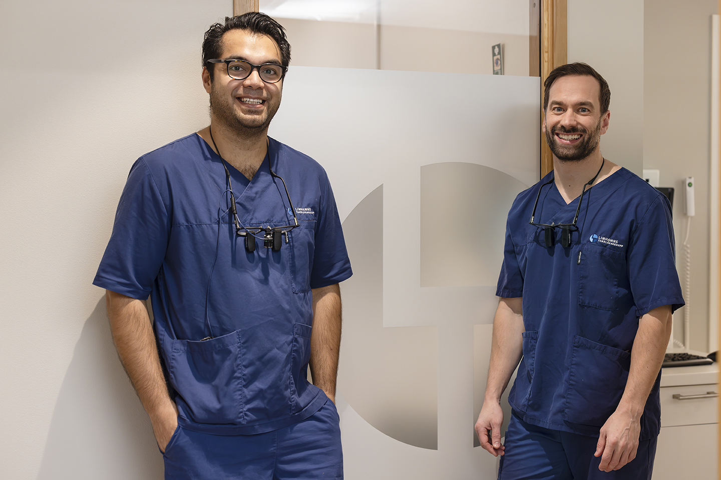 Bild på Kenneth Nilsson och Martin Lindström som tillsammans driver Limhamns Tandläkargrupp.